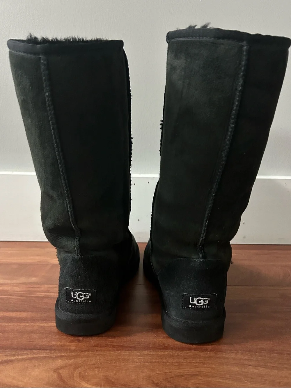 UGG Classic Tall Boots Black on Black Women’s Size 8 Warm